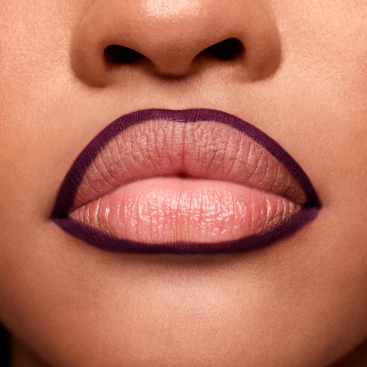 TRACE'D OUT PENCIL LIP LINER (DELINEADOR PARA LABIOS)